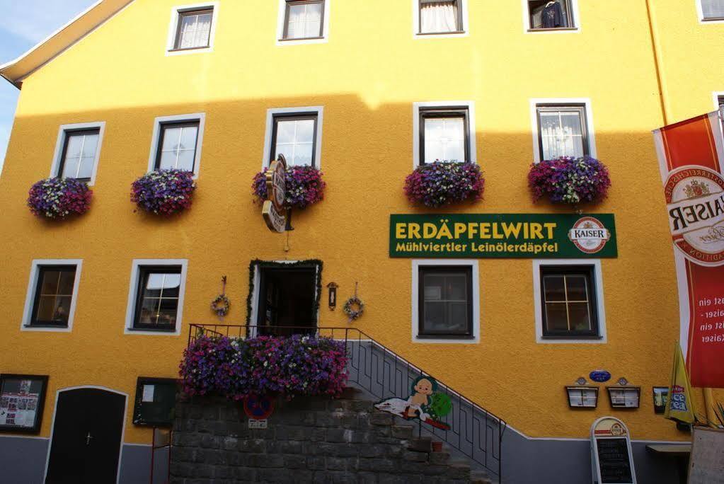 Gasthof 'Zum Alten Turm' Haslach an der Muhl Exterior photo